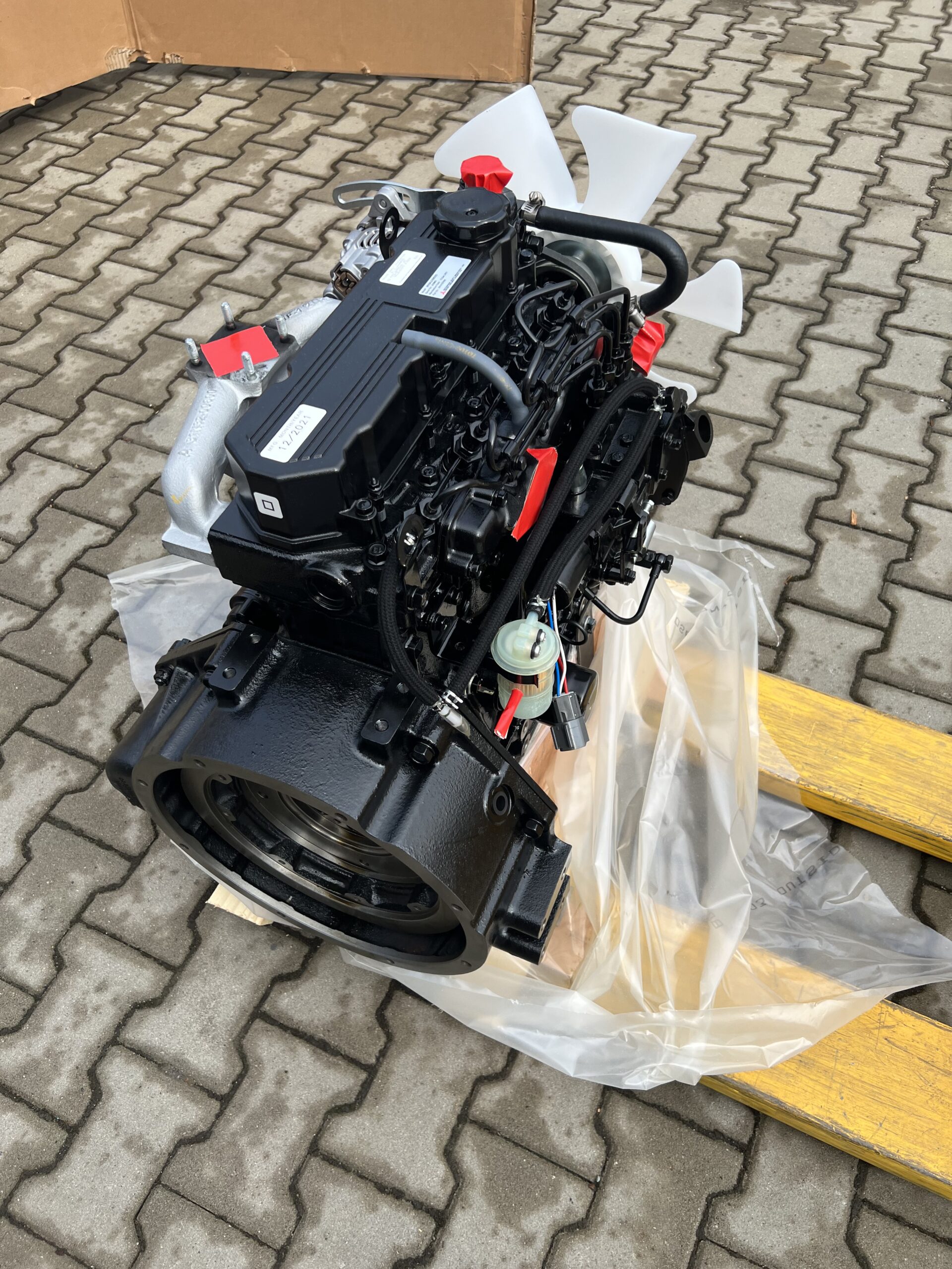 NOWY ORYGINALNY Silnik Mitsubishi S4L2 - GENEUS