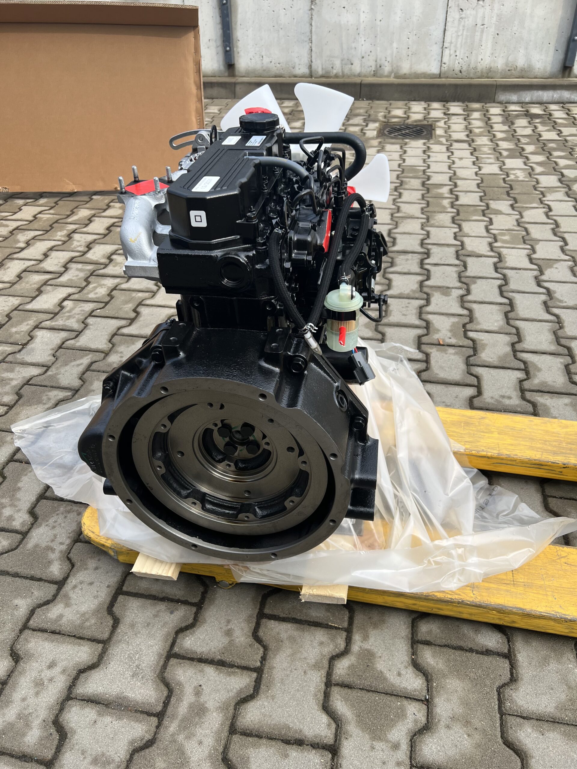 NOWY ORYGINALNY Silnik Mitsubishi S4L2 - GENEUS