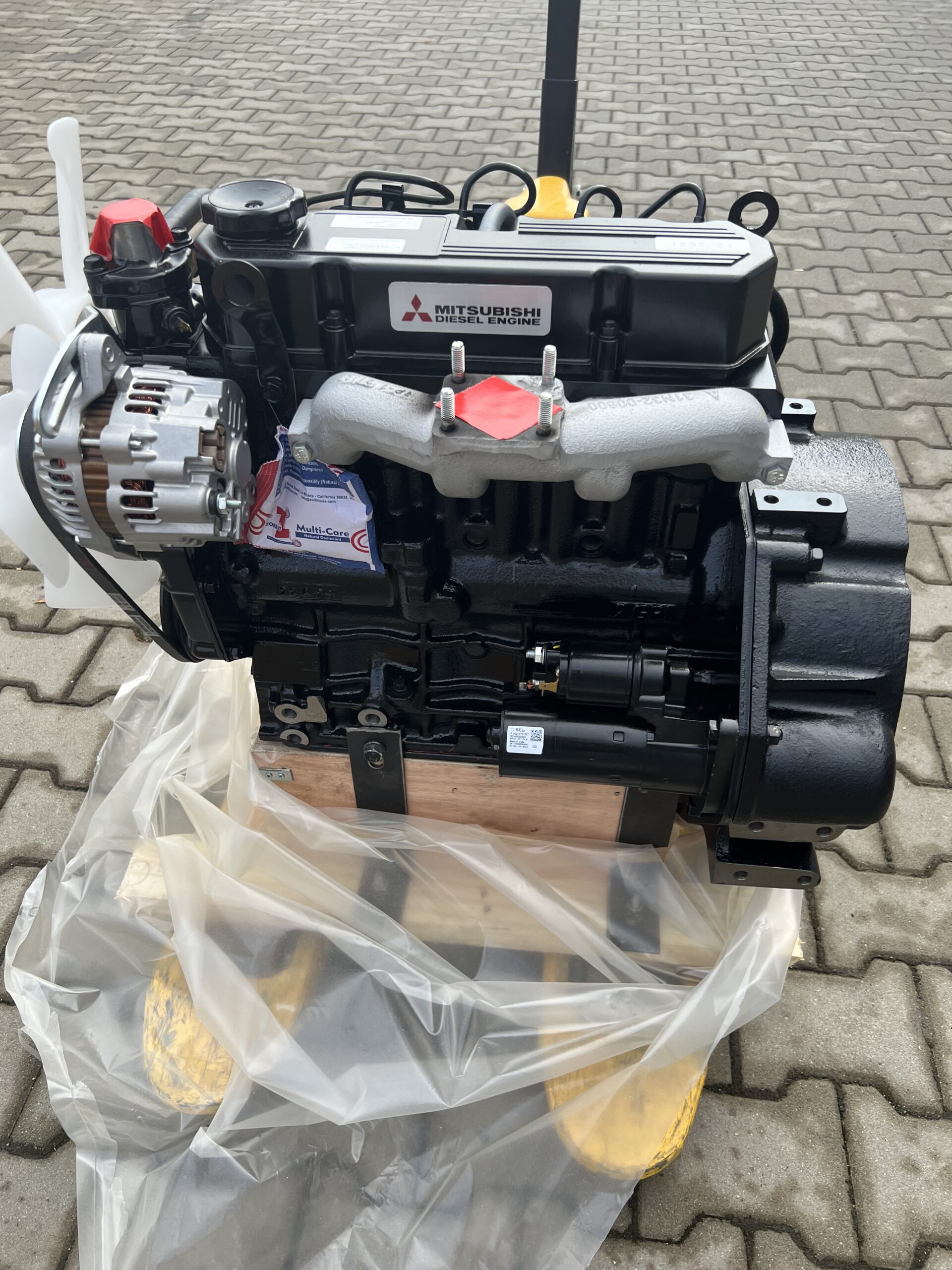 NOWY ORYGINALNY Silnik Mitsubishi S4L2 - GENEUS