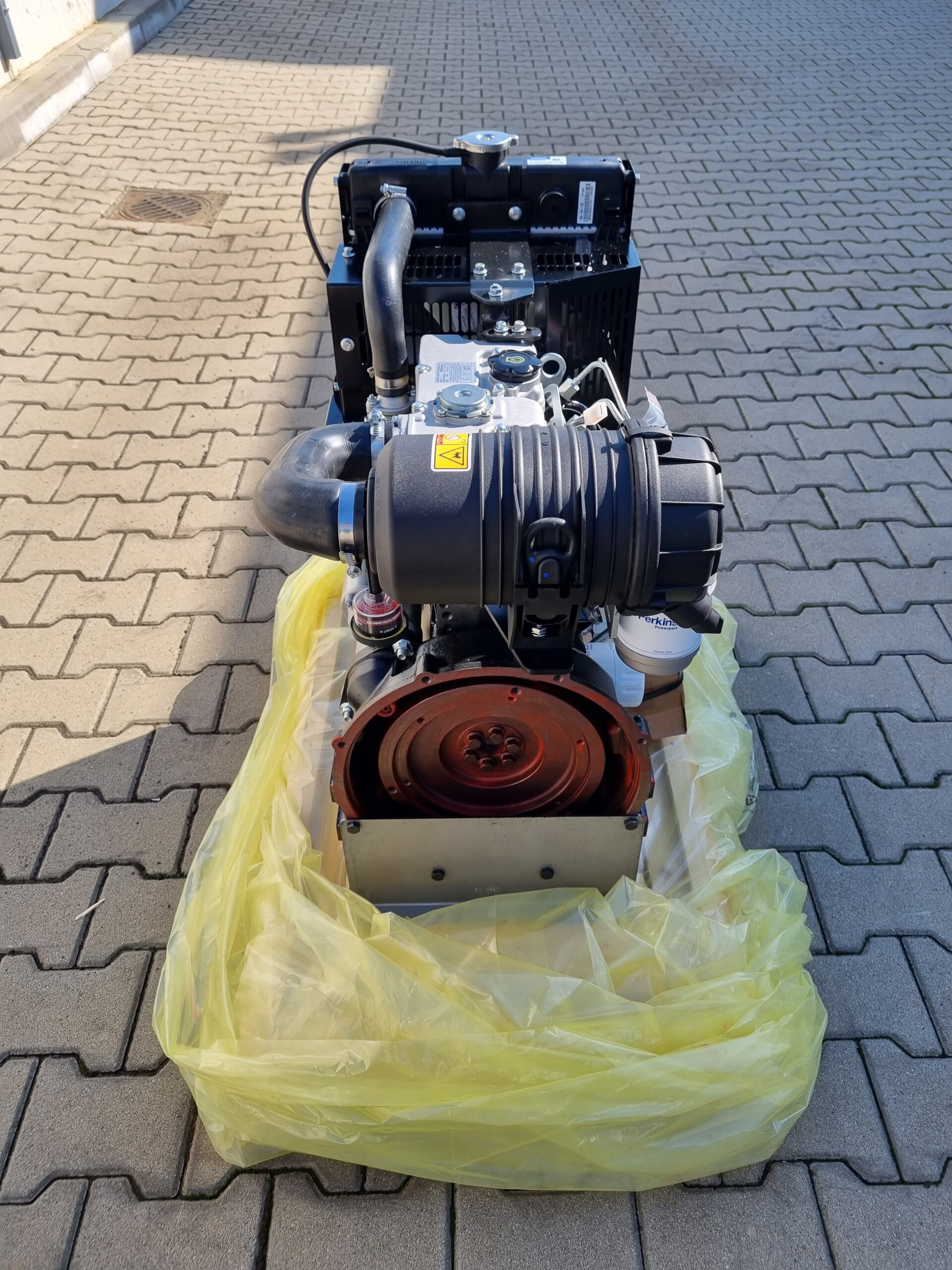 Nowy kompletny oryginalny silnik Perkins GJ 403D-11 403-11 - GENEUS