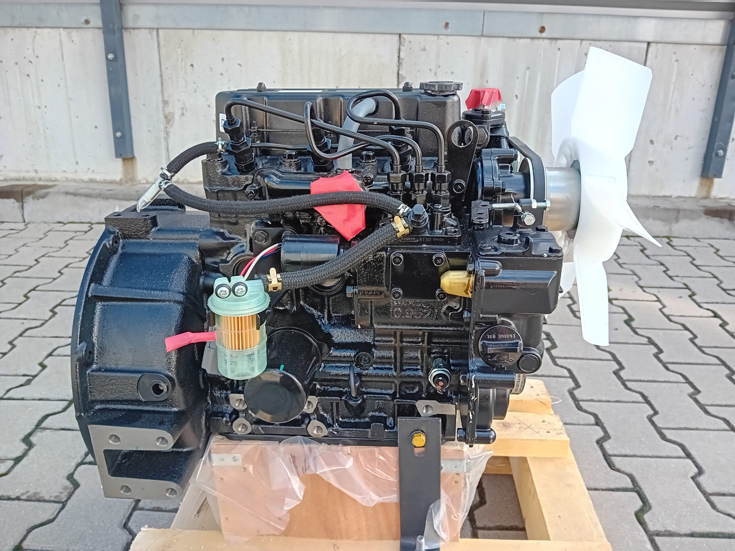 NOWY KOMPLETNY SILNIK MITSUBISHI L3E - GENEUS