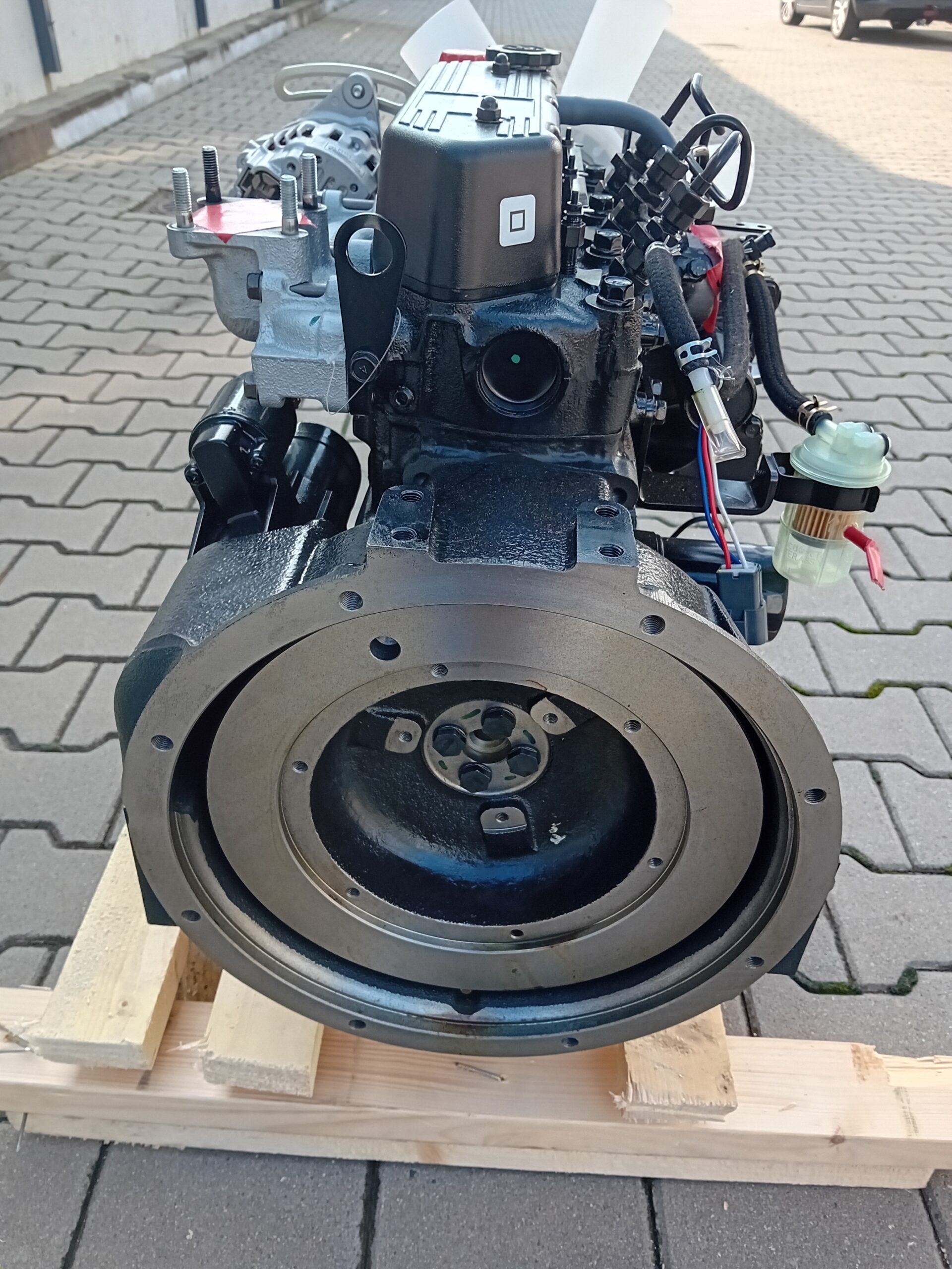 NOWY KOMPLETNY SILNIK MITSUBISHI L3E - GENEUS