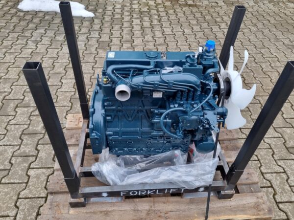 NOWY ORYGINALNY SILNIK KUBOTA V2203 - GENEUS