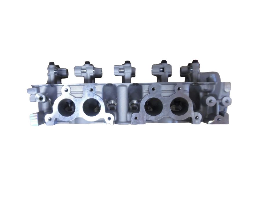 Głowica silnika MITSUBISHI 4G64-8V-C - GENEUS