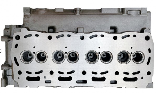 Głowica silnika PERKINS 1104D-44T 8V - GENEUS